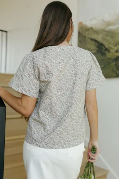 Dongguan Huoyoung Apparel Co Tops|Nursing Friendly<Beverly Top-Natural Floral