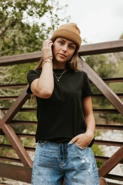 Dongguan Huoyoung Apparel Co Tops|Tops<Must Have Tee-Black