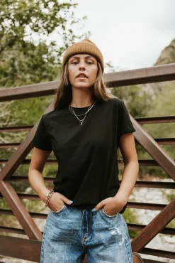 Dongguan Huoyoung Apparel Co Tops|Tops<Must Have Tee-Black