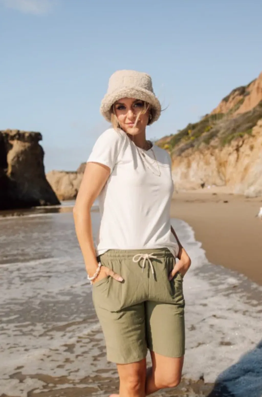 Love Olive Co Tops|Tops<Must Have Tee-White