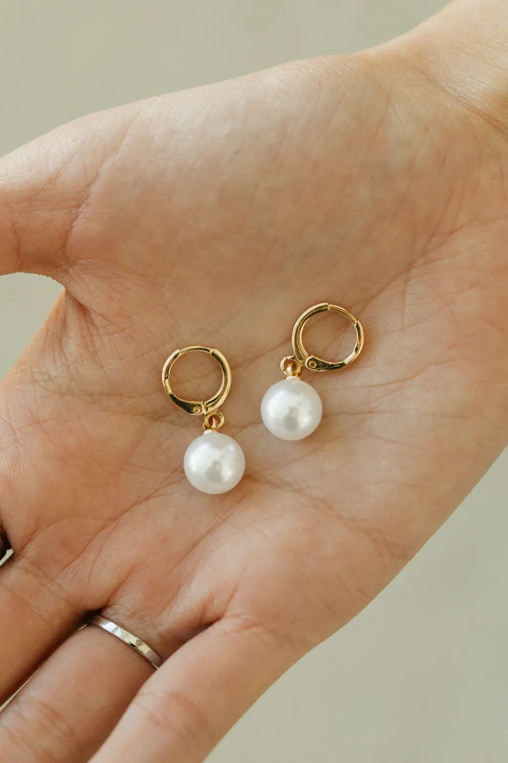 Ali Express Earrings<Parissa Pearl Hoop Earrings-